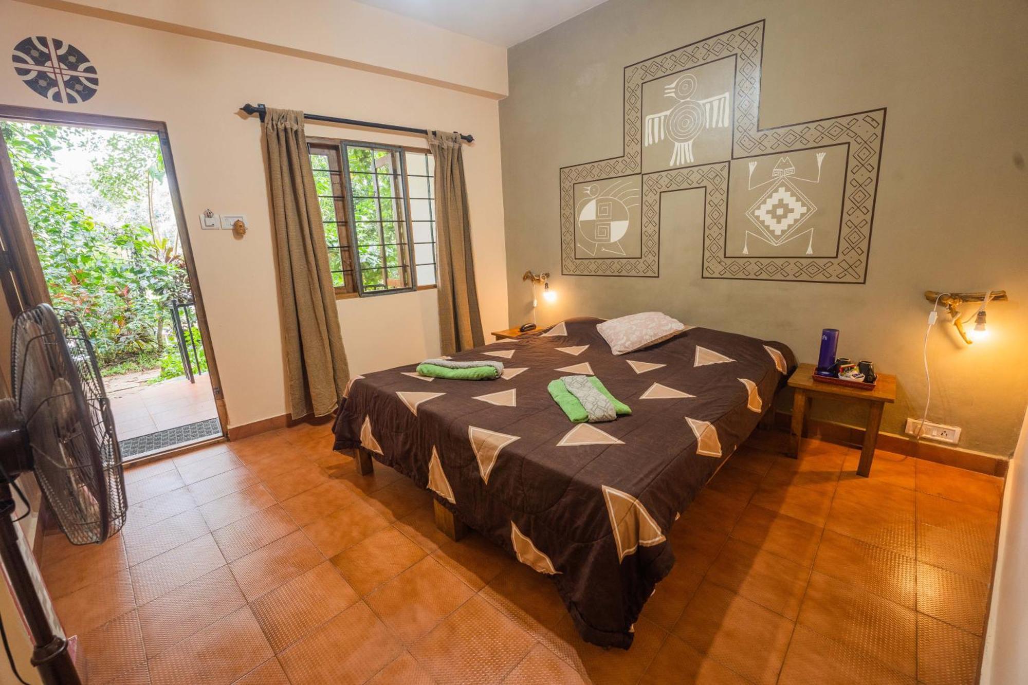 Chrissie'S Hotel Thekkady Eksteriør billede